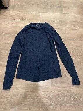 Aritzia The Constant Long Sleeve Tee in Navy Heather